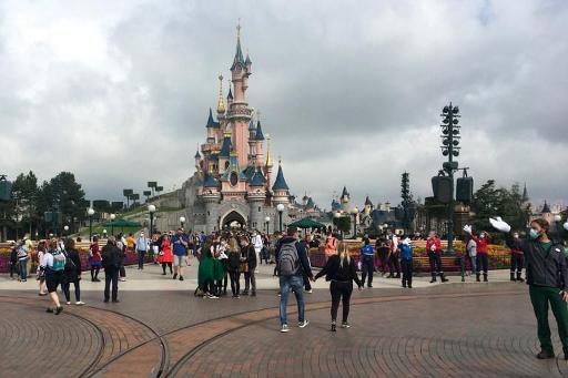 Disneyland Paris will not reopen on 2 April