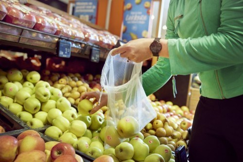 Albert Heijn looks to ban plastic bags by the end of the year