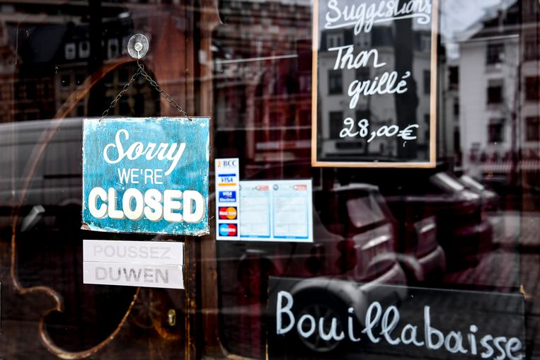 Closed Belgian bars offered €500 by burger chain looking for ad space