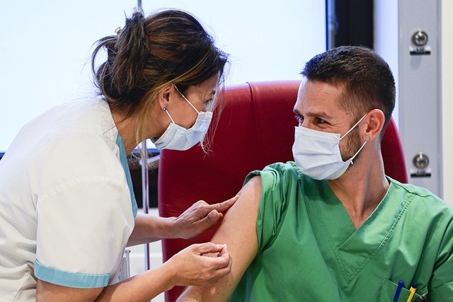 Vaccination of healthcare workers to be made mandatory in Belgium