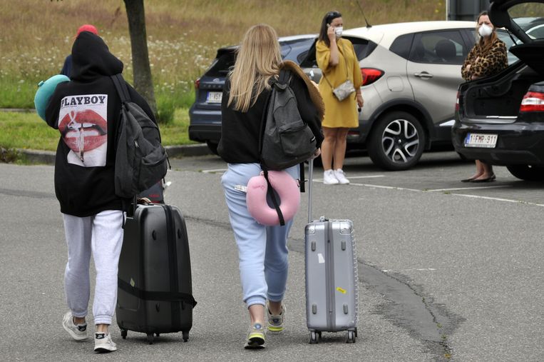 One-third of young travellers who tested negative in Spain tested positive in Belgium