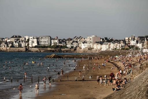 France hopes for 50 million tourists this summer
