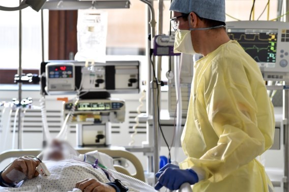 Fewer hospitalisations, more Covid-19 patients in ICU
