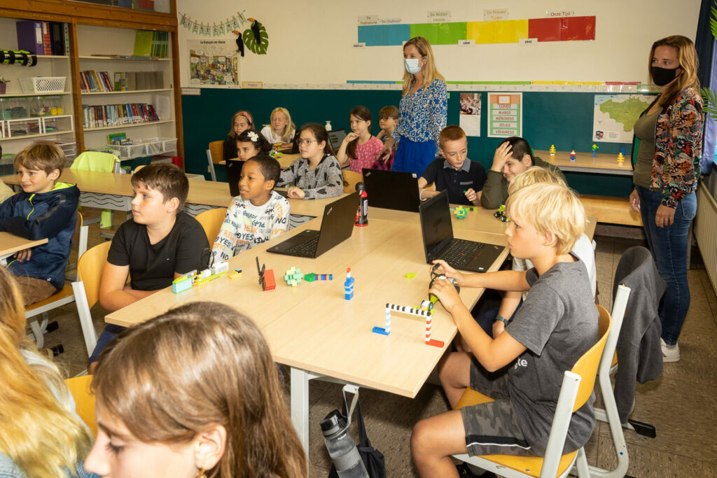 Air purifiers in classrooms greatly reduce risk of Covid-19 infections, study confirms