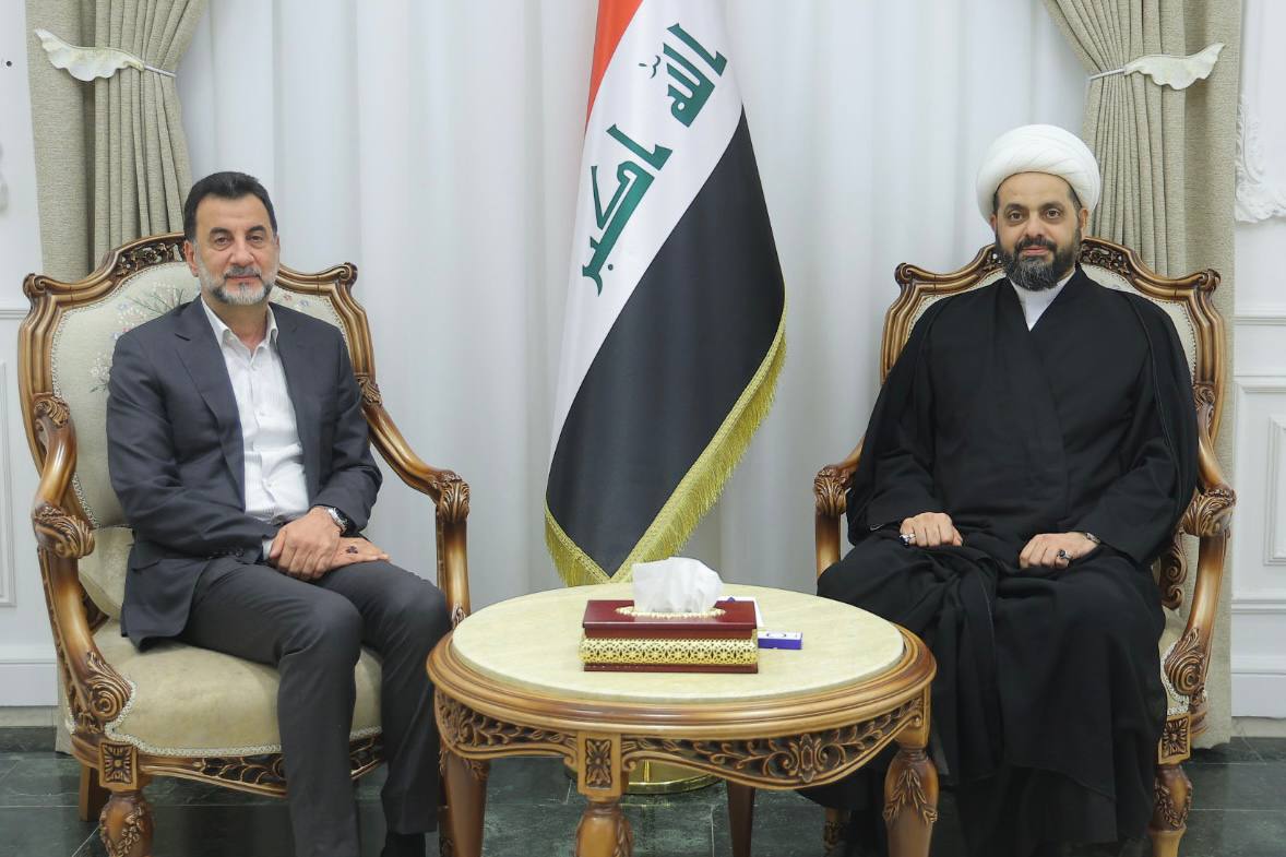 الشيخ الخزعلي يستقبل مستشار رئيس الوزراء لشؤون الخدمات ويبحث معه تعزيز العمل الحكومي وتطوير المشاريع التنموية