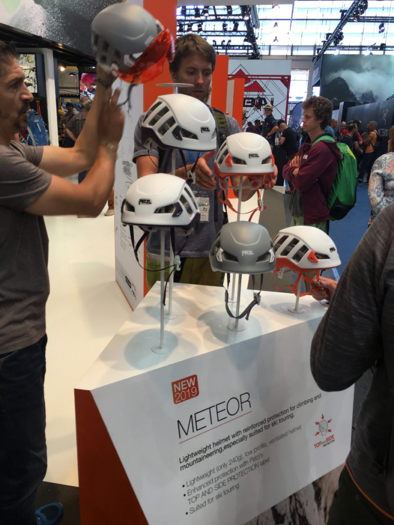 Nouveau casque METEOR PEtzl été 2019