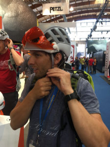 NIels essaie le nouveau casque petzl METEOR 2019 avec visière ski