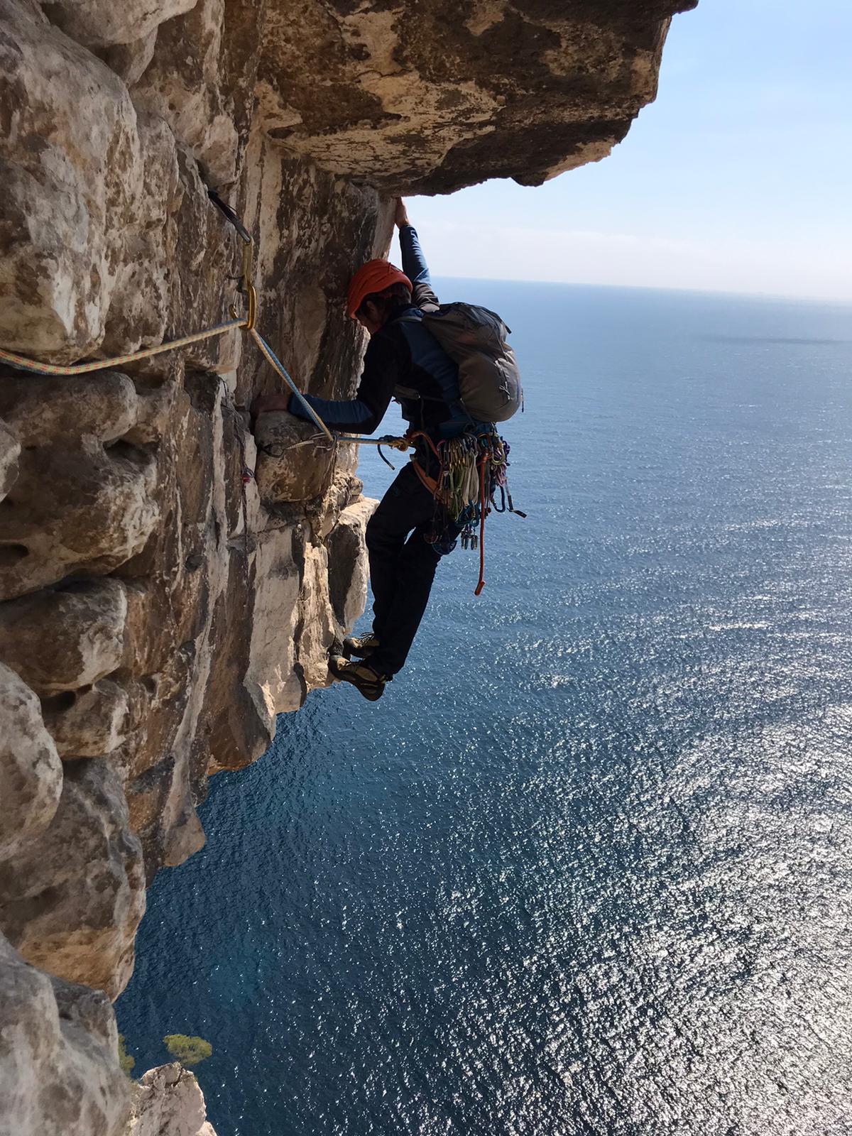 Grimpe dans les Calanques ©Niels Cochard - Montania