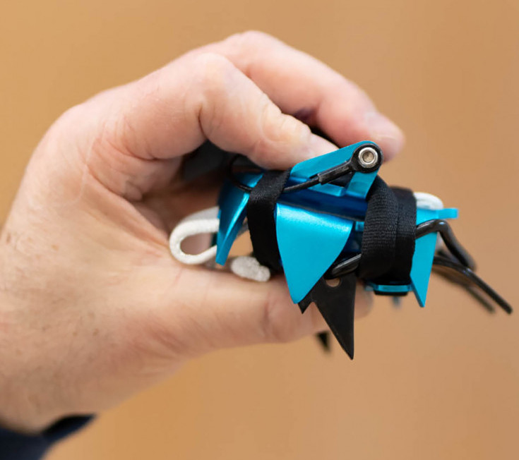 Crampons 10 pointes acie-alu Blue Ice Harfang