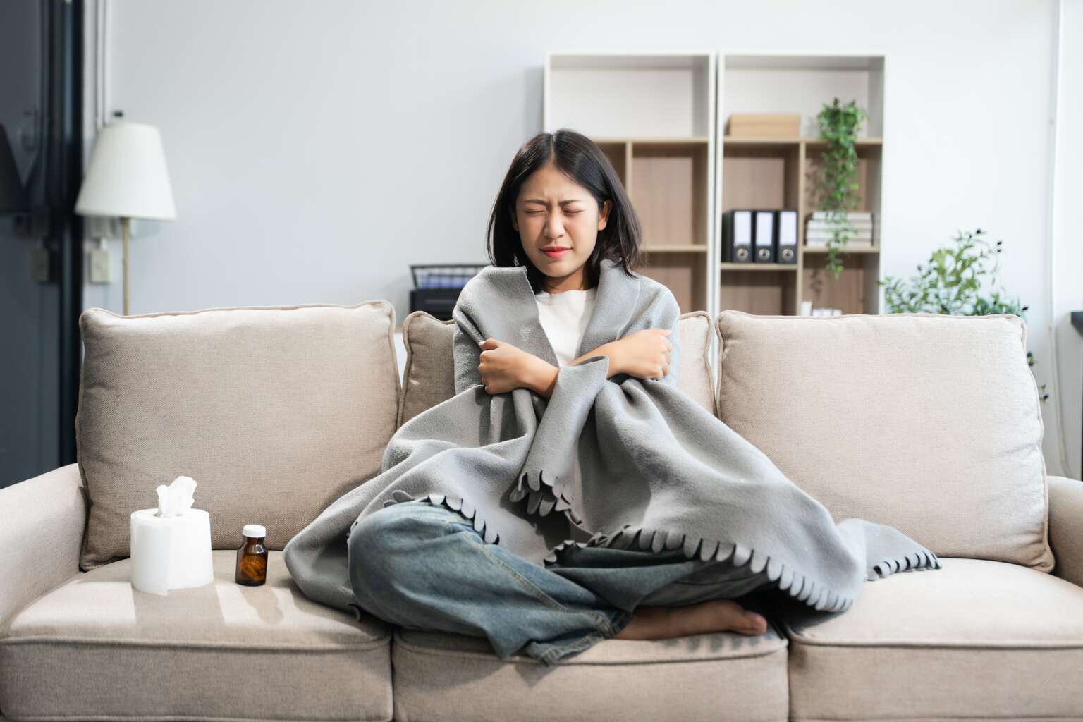 อาการหนาวในเกิดจากอะไร ? สัญญาณเล็ก ๆ ที่อาจเตือนถึงโรคร้าย