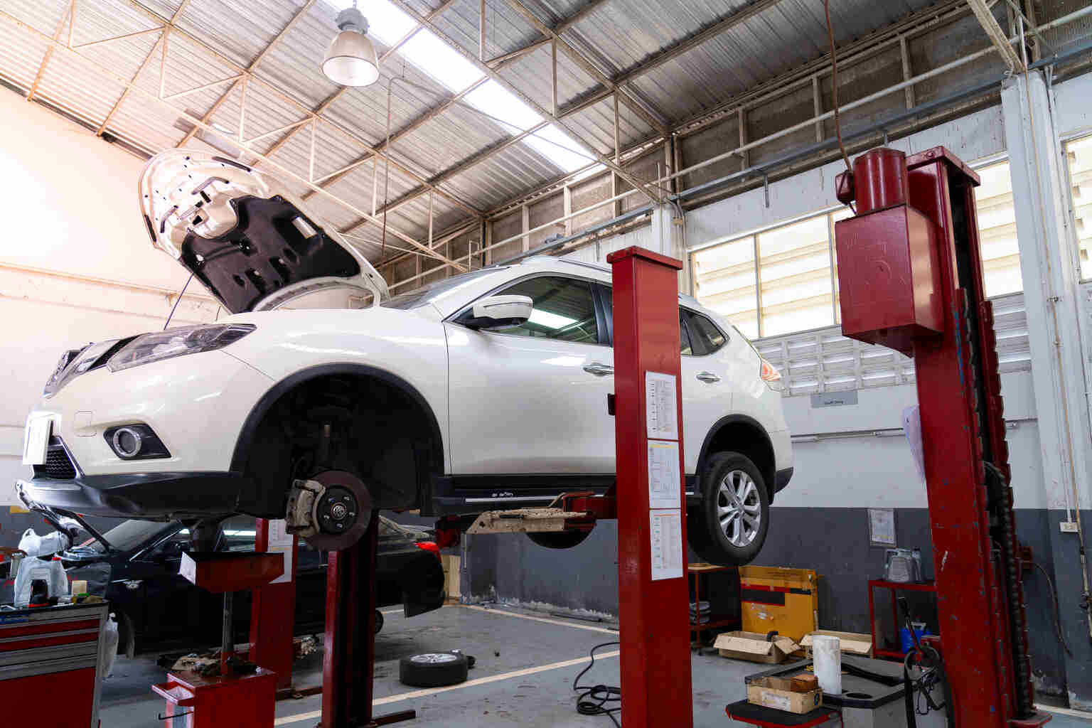 ตรวจเช็กระยะรถยนต์ประจำปีมีอะไรบ้าง สำคัญอย่างไร ?