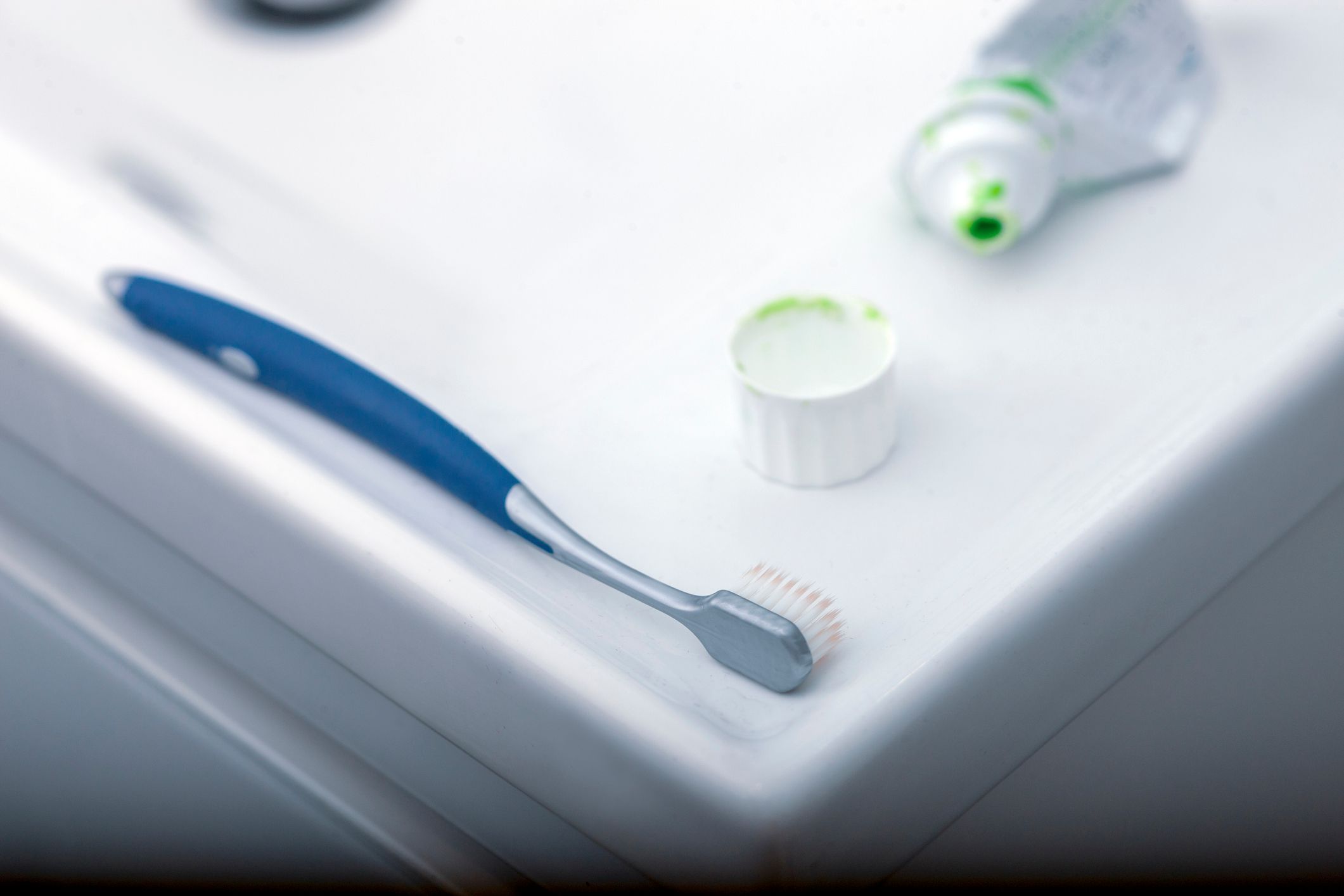 Mistake #6: Cleaning a knocked-out tooth