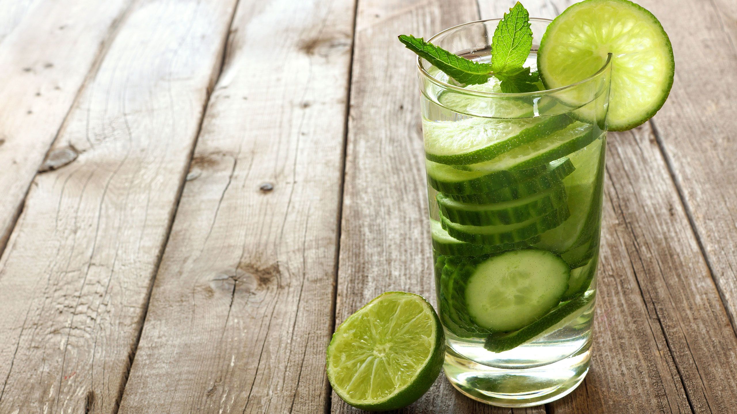 Cucumber-lime spritzer