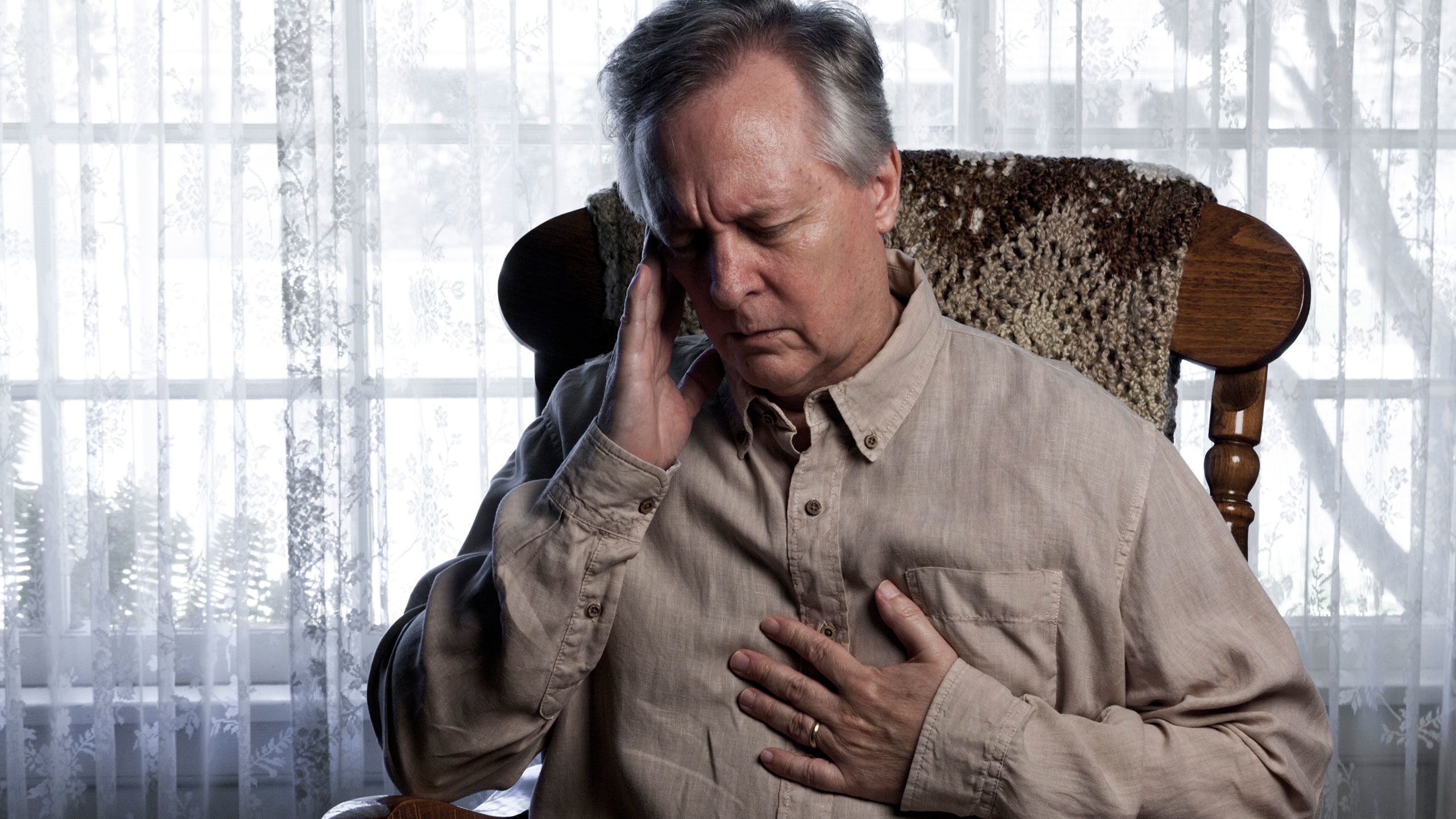 My chest hurts; is it just a bad case of heartburn?