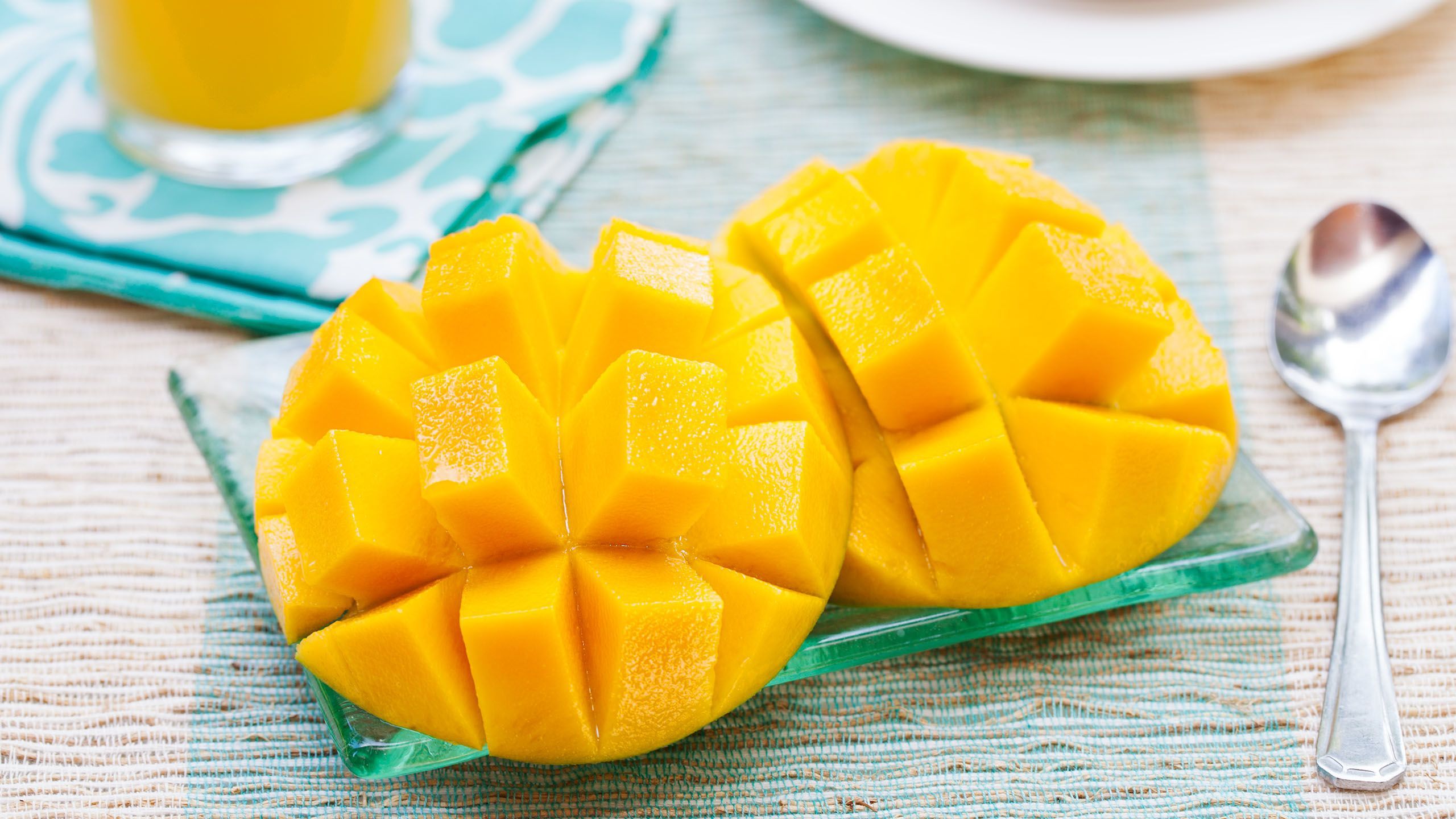 Higher in sugar: Mangoes