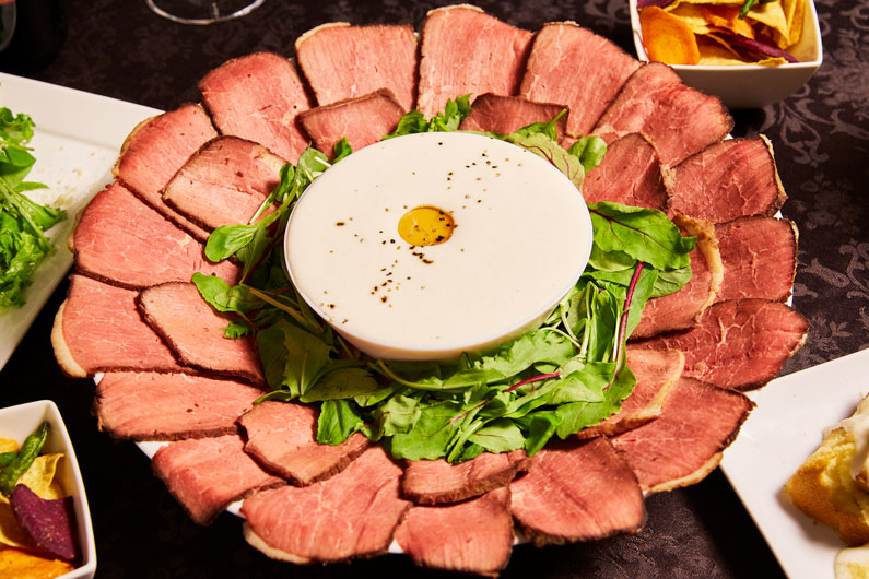 予約スタート お肉をとろーりチーズにからめて クリスマスや忘年会は 肉ボナーラ で 食のエンタメを楽しもう Asobuild アソビル
