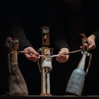 Historia de una Muñeca Abandonada. Teatro Silfo