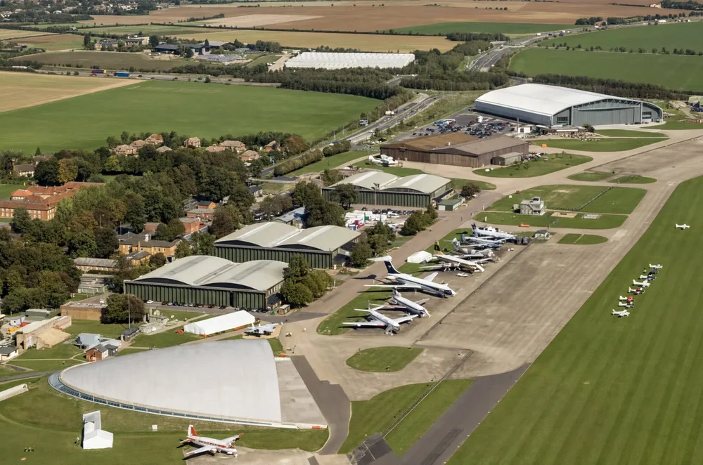 Cambridgeshire Signature Classic & Performance Motor Show – Imperial War Museum Duxford