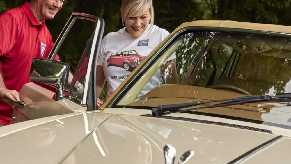 Mothers Day Offer - Rolls Royce + Prosecco