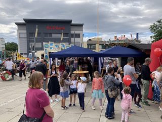 Viel los beim Gauklerfest mit Bauernmarkt am Hauptplatz - auch für Kinder