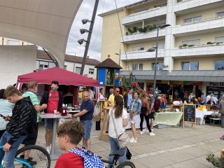 Viel los beim Gauklerfest mit Bauernmarkt am Hauptplatz