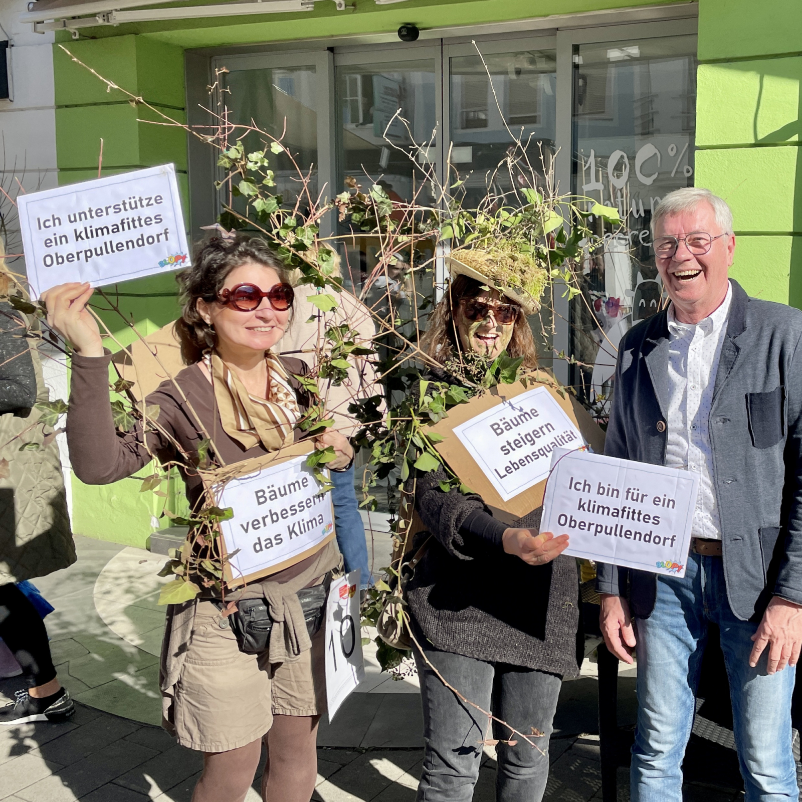 Unterstützung für BLOP! Initiative klimafittes Oberpullendorf 02_Sonja und Barbara mit Rudolf Geissler