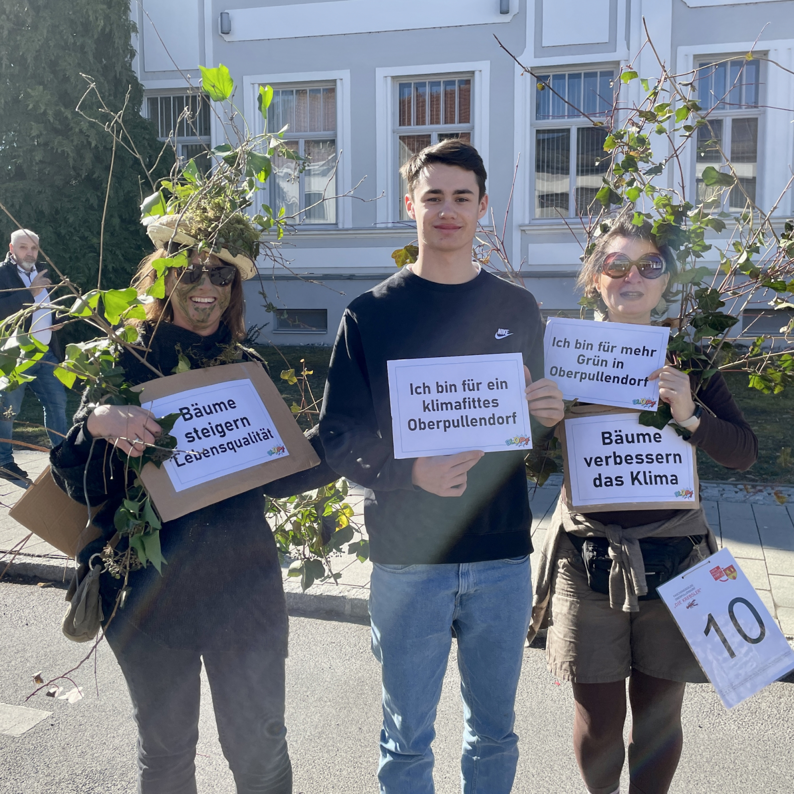 Unterstützung für BLOP! Initiative klimafittes Oberpullendorf 09 - Barbara und Sonja mit Meik Bauer