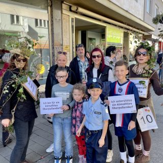 Unterstützung für BLOP! Initiative klimafittes Oberpullendorf 13 - Barbara und Sonja mit Gruppe