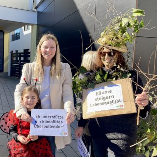 Unterstützung für BLOP! Initiative klimafittes Oberpullendorf 18 - Sonja mit Familie Jindra beim Faschingsumzug