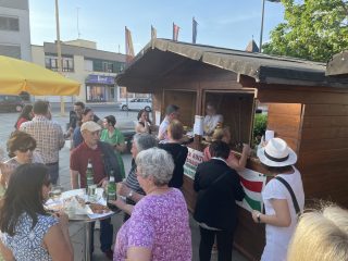 Genussmarkt Oberpullendorf Vereinshütte Ausschank durch Ungarischen Kulturverein