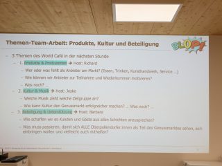 Vor dem Start zur Teamarbeit im World-Café-Modus gabs wichtige Infos