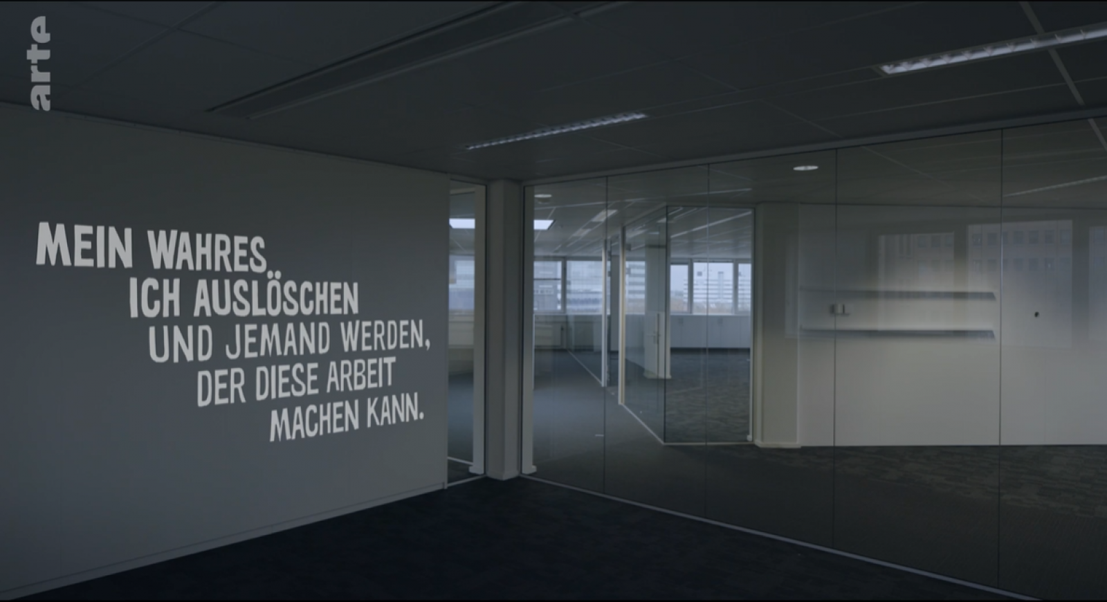 Ein Burnout beginnt mit Überforderung und endet manchmal mit dem Aufgeben seiner Persönlichkeit als Opfer der Arbeit