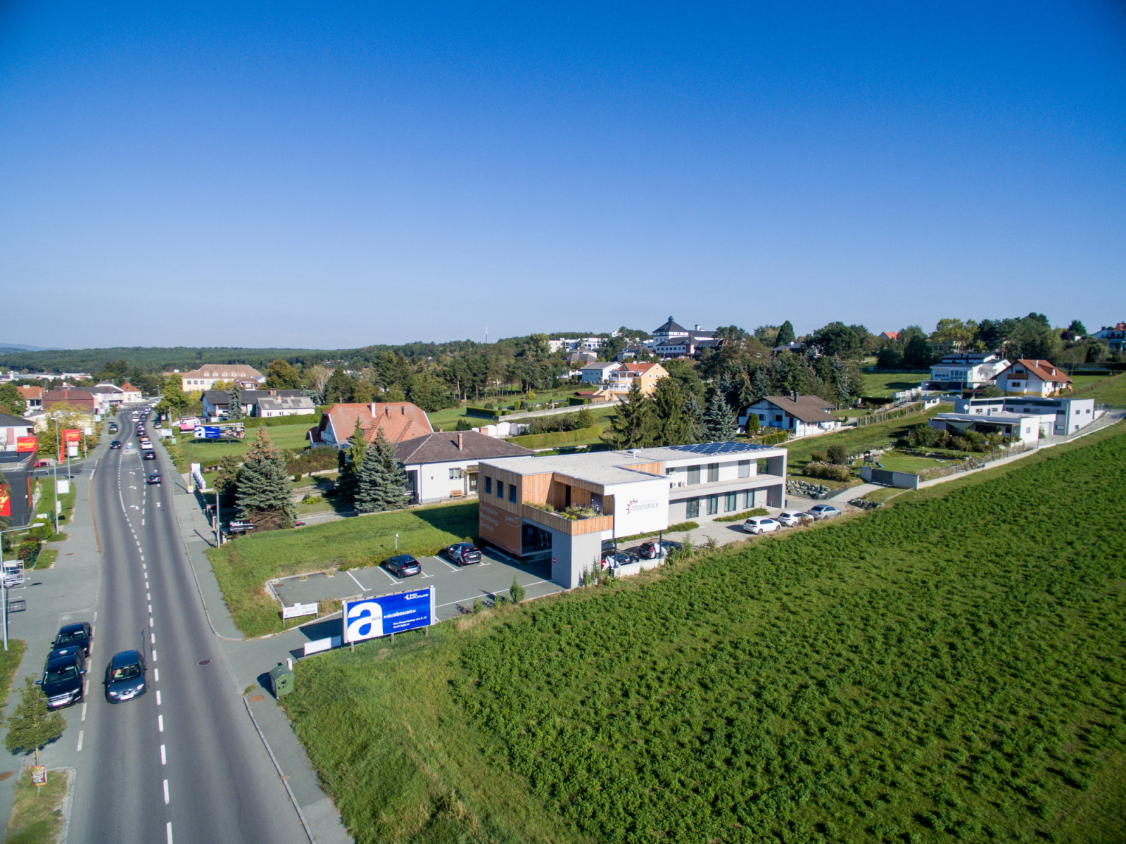 Praxis büro direkt an der b50 mit 8 parkplätzen