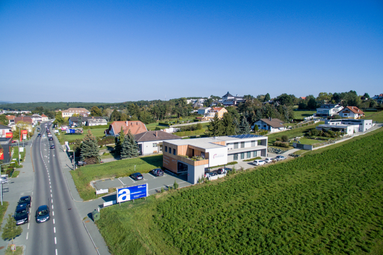 Praxis büro direkt an der b50 mit 8 parkplätzen