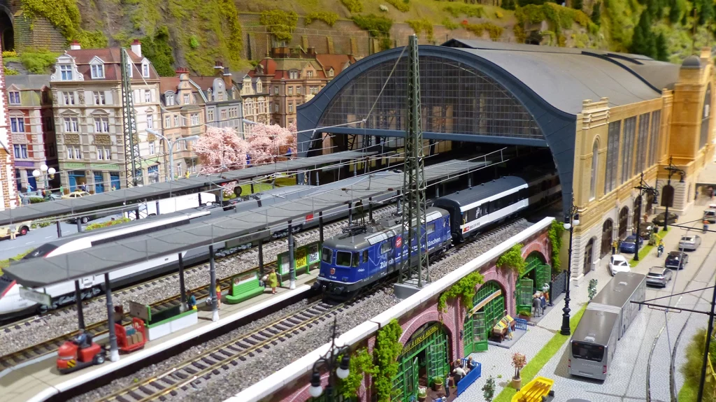 Exposition trains miniatures