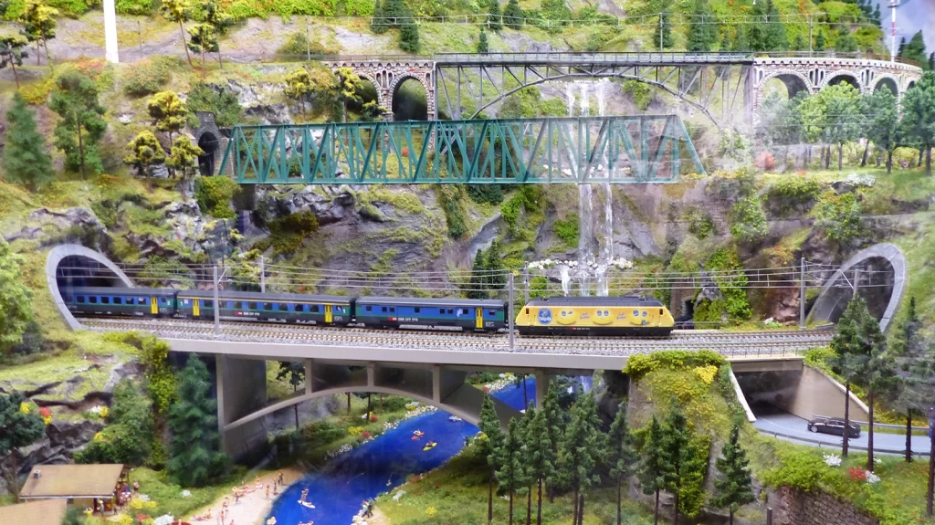 Exposition trains miniatures