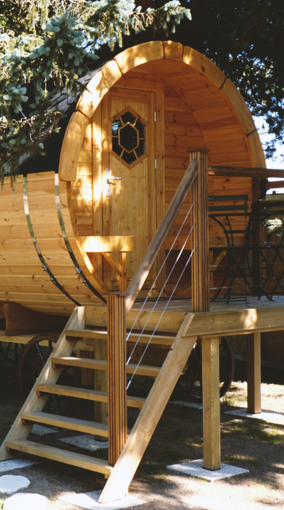 Chalets en forme de tonneau couchage ou sauna - M Le bois