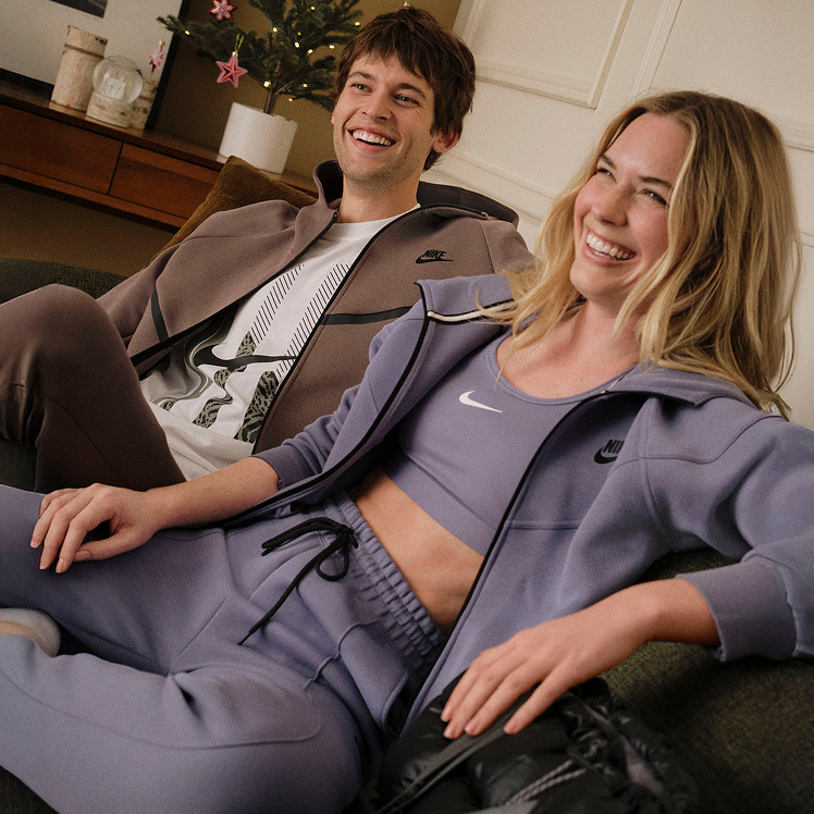 Image goes here (Email) (16)