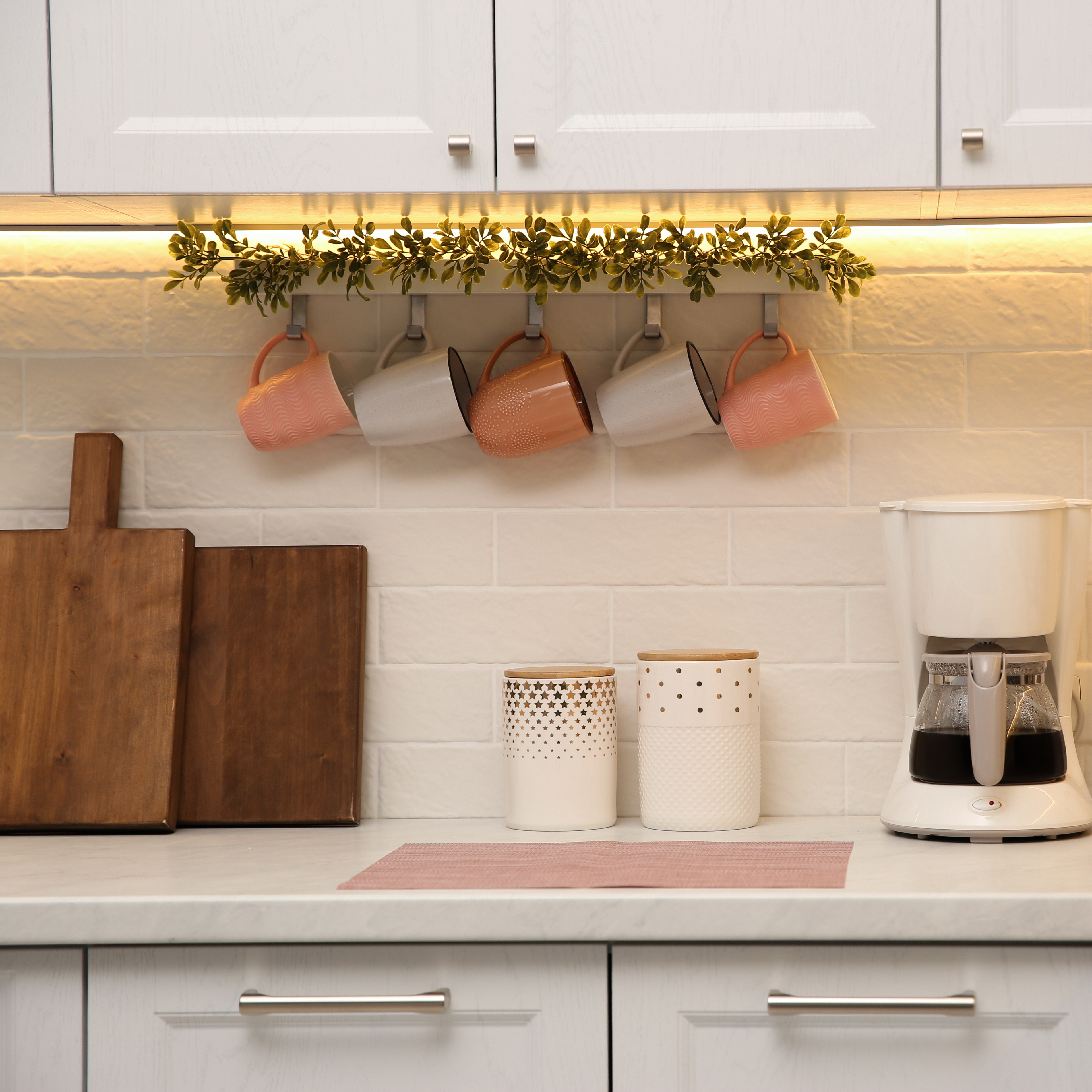 Kitchen hanging mugs