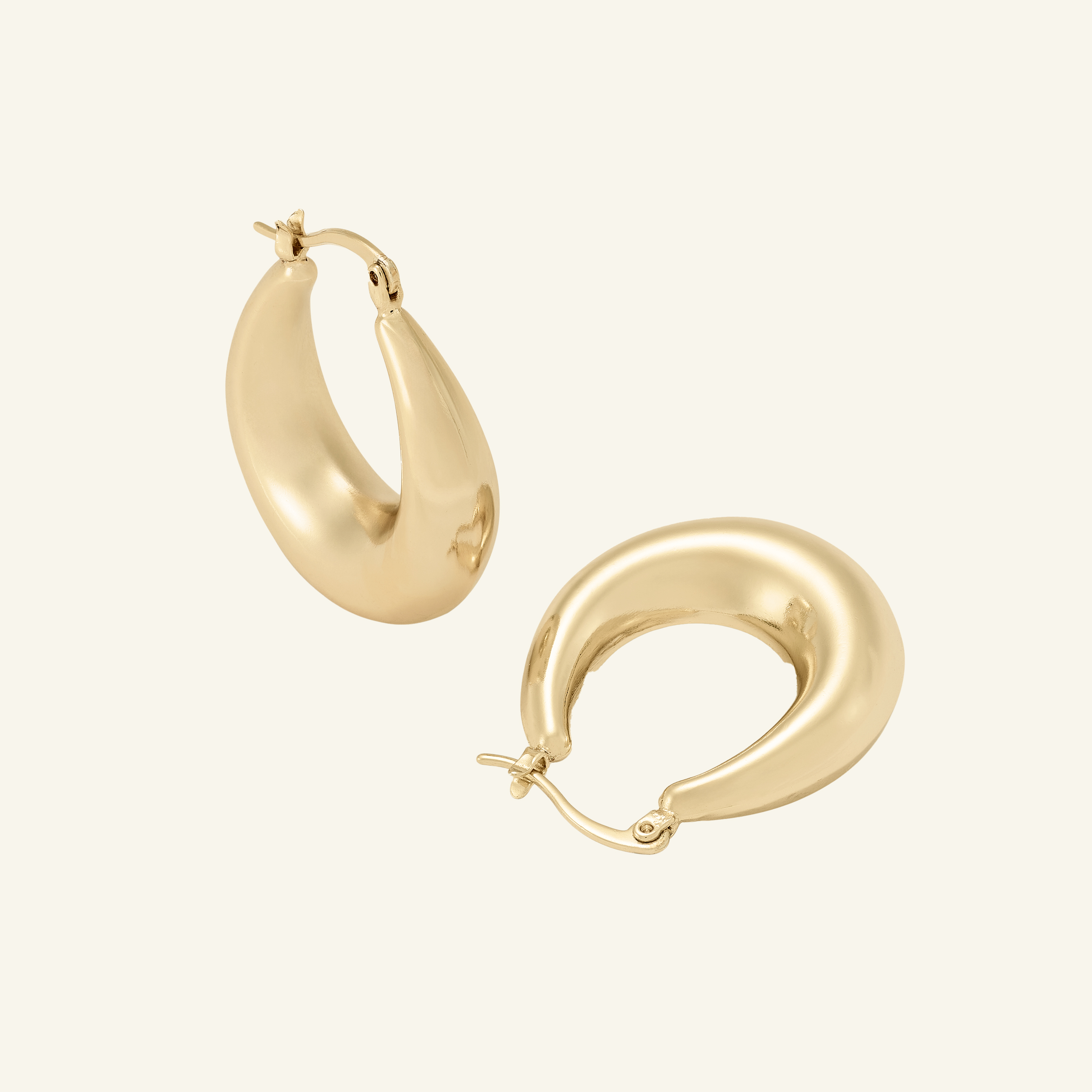 Summe oversized gold hoops