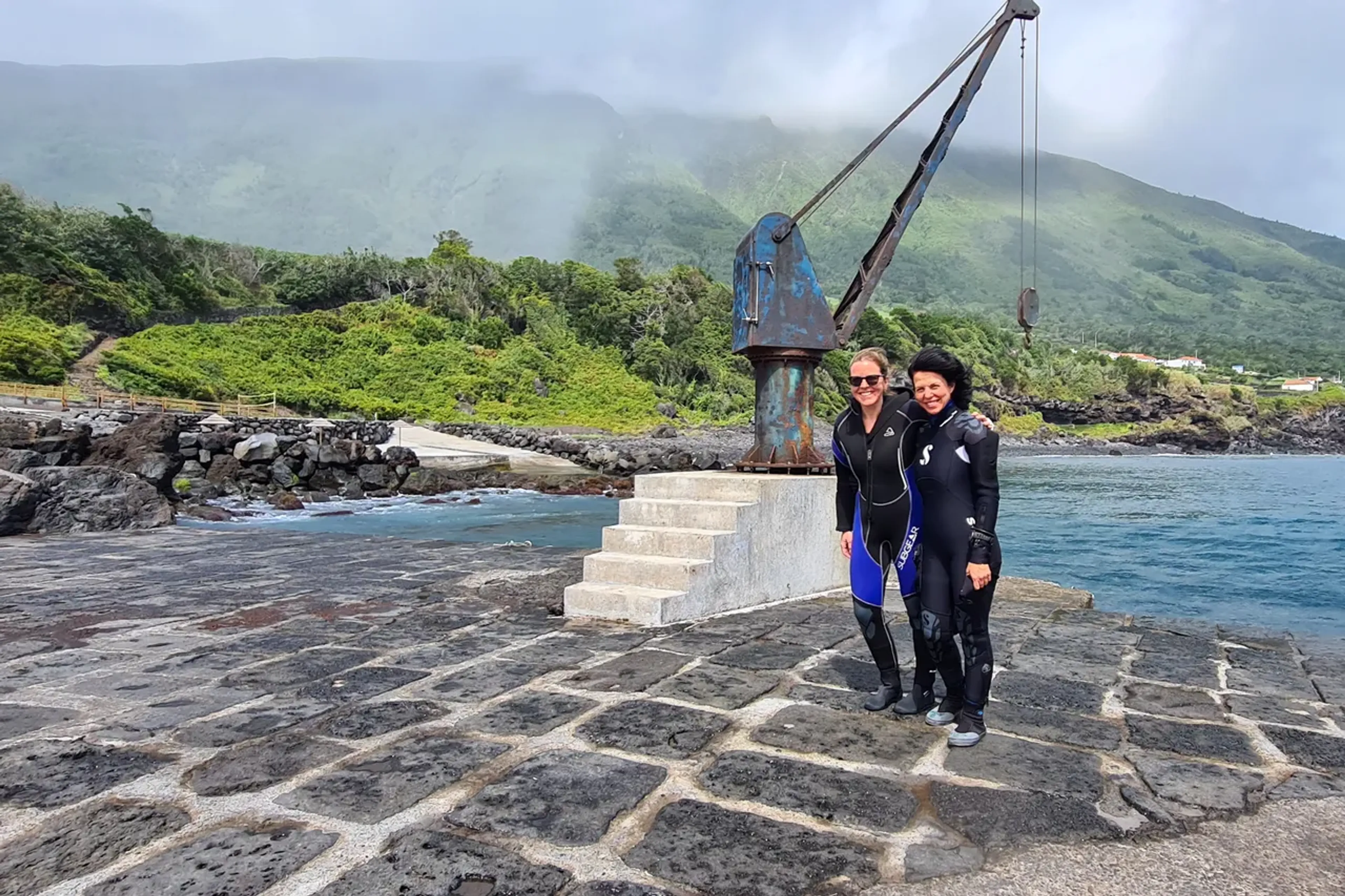 plongeurs sur l'île de Pico aux Açores