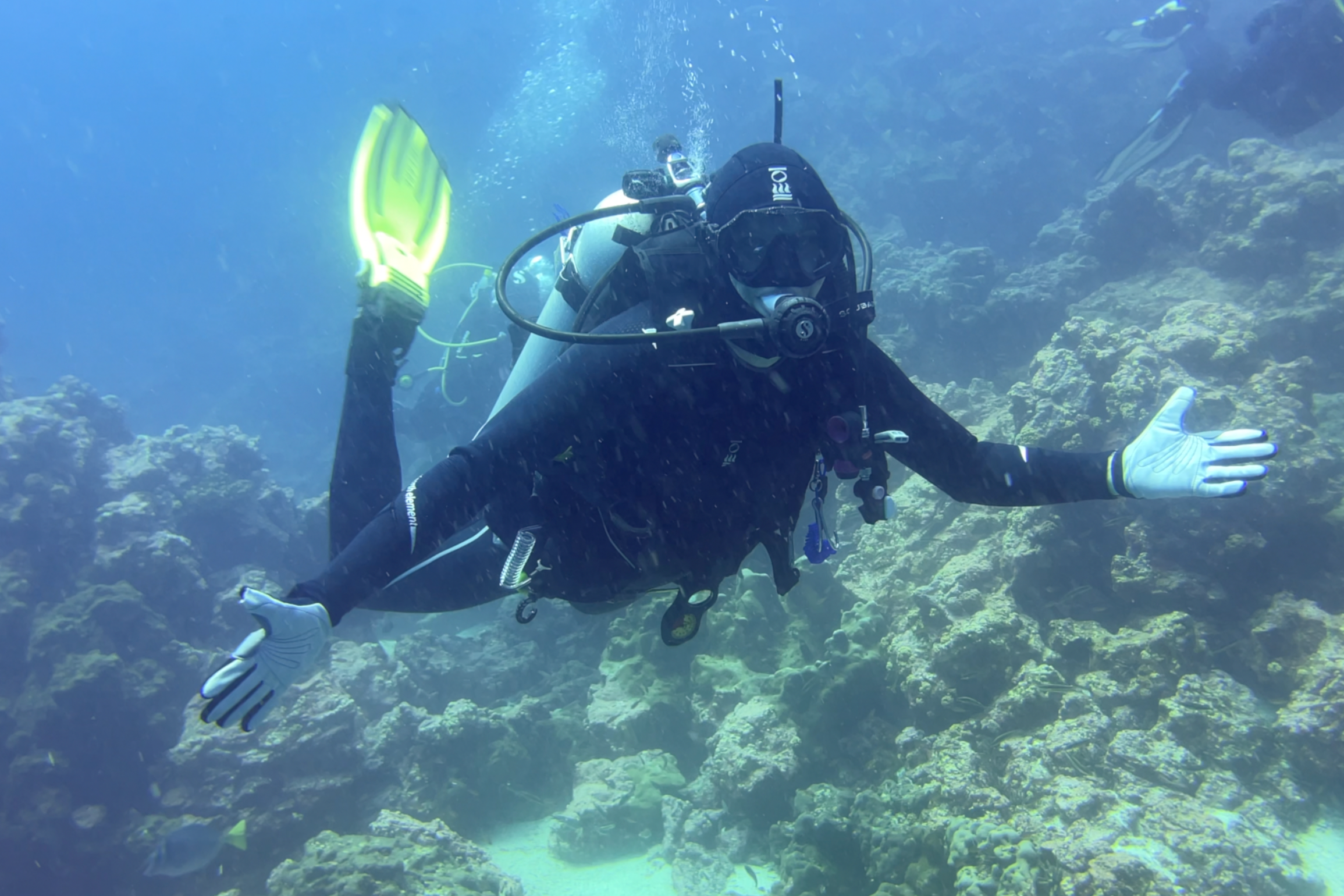 plongeur aux galapagos