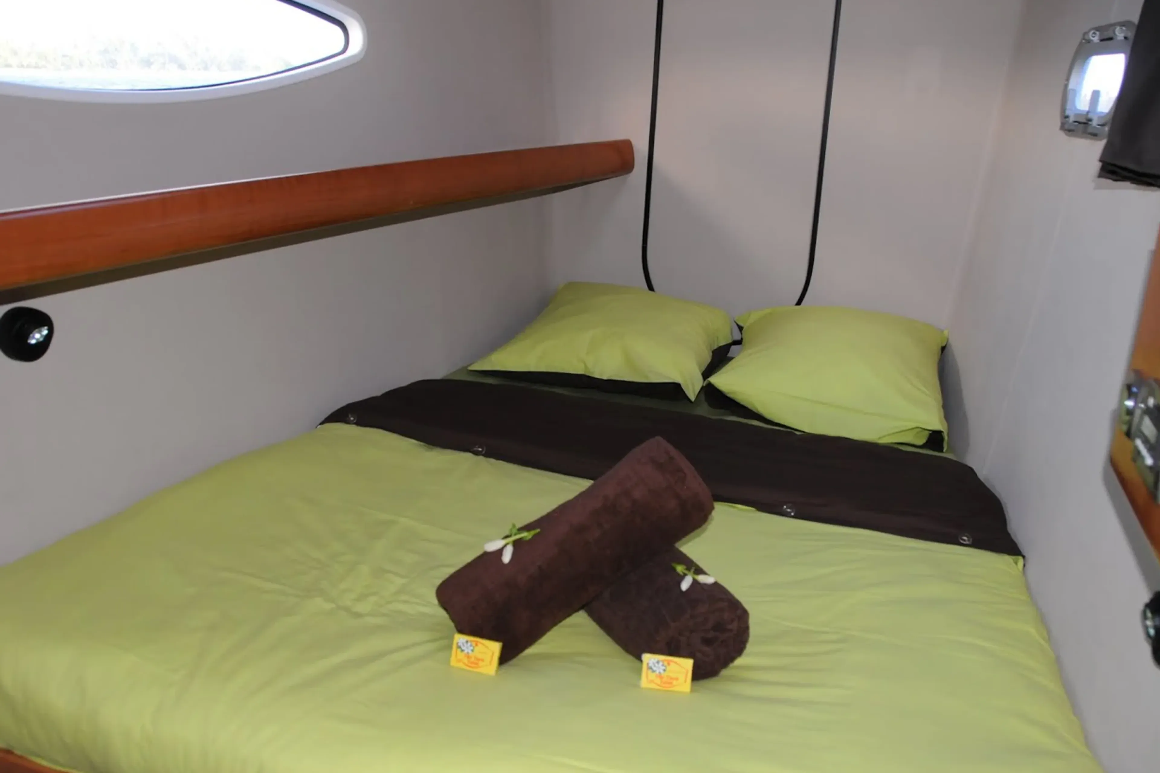 12_aquatiki_french-polynesia_double-cabin.webp