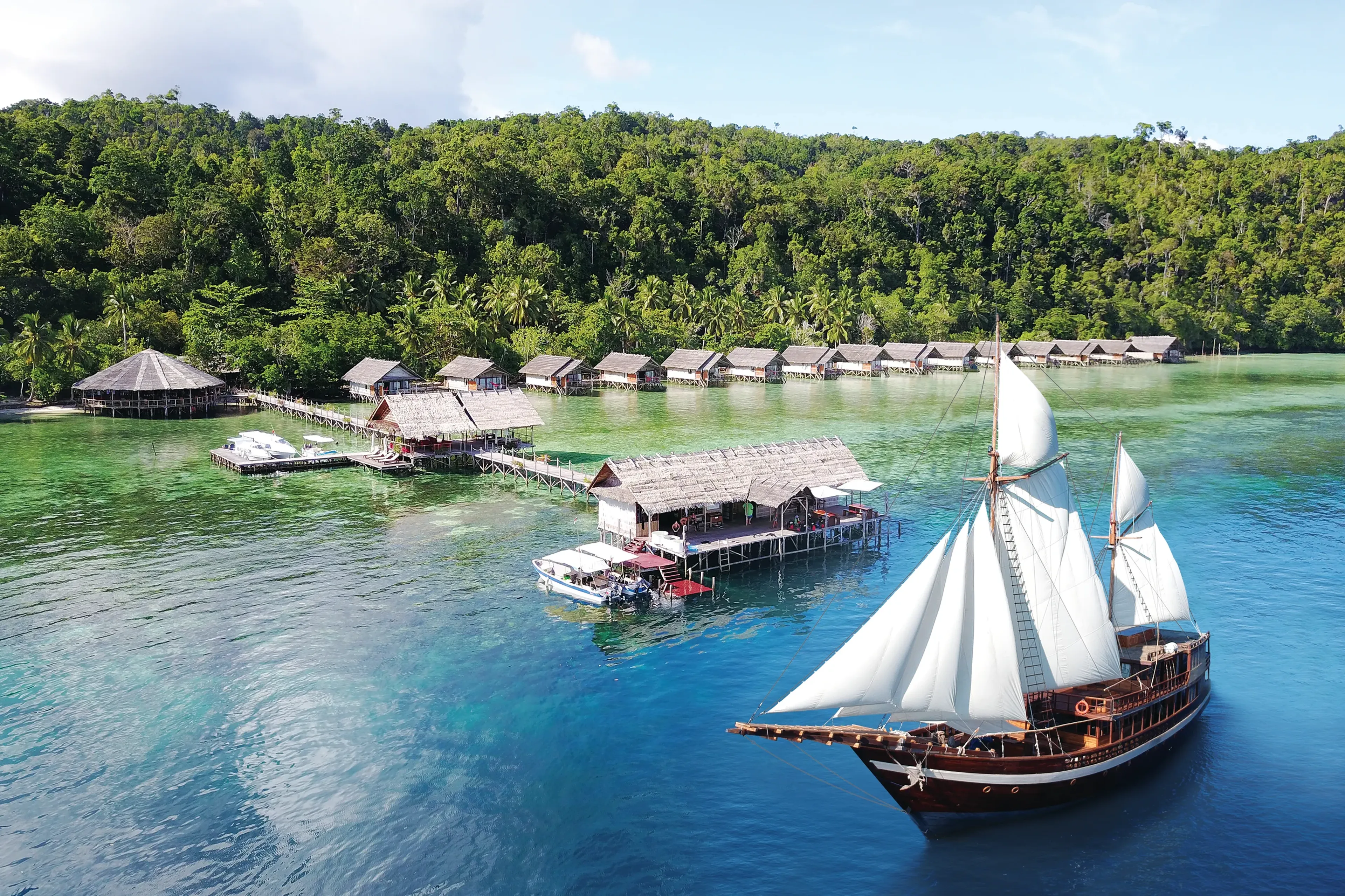 00_coralia_raja-ampat_resort.webp