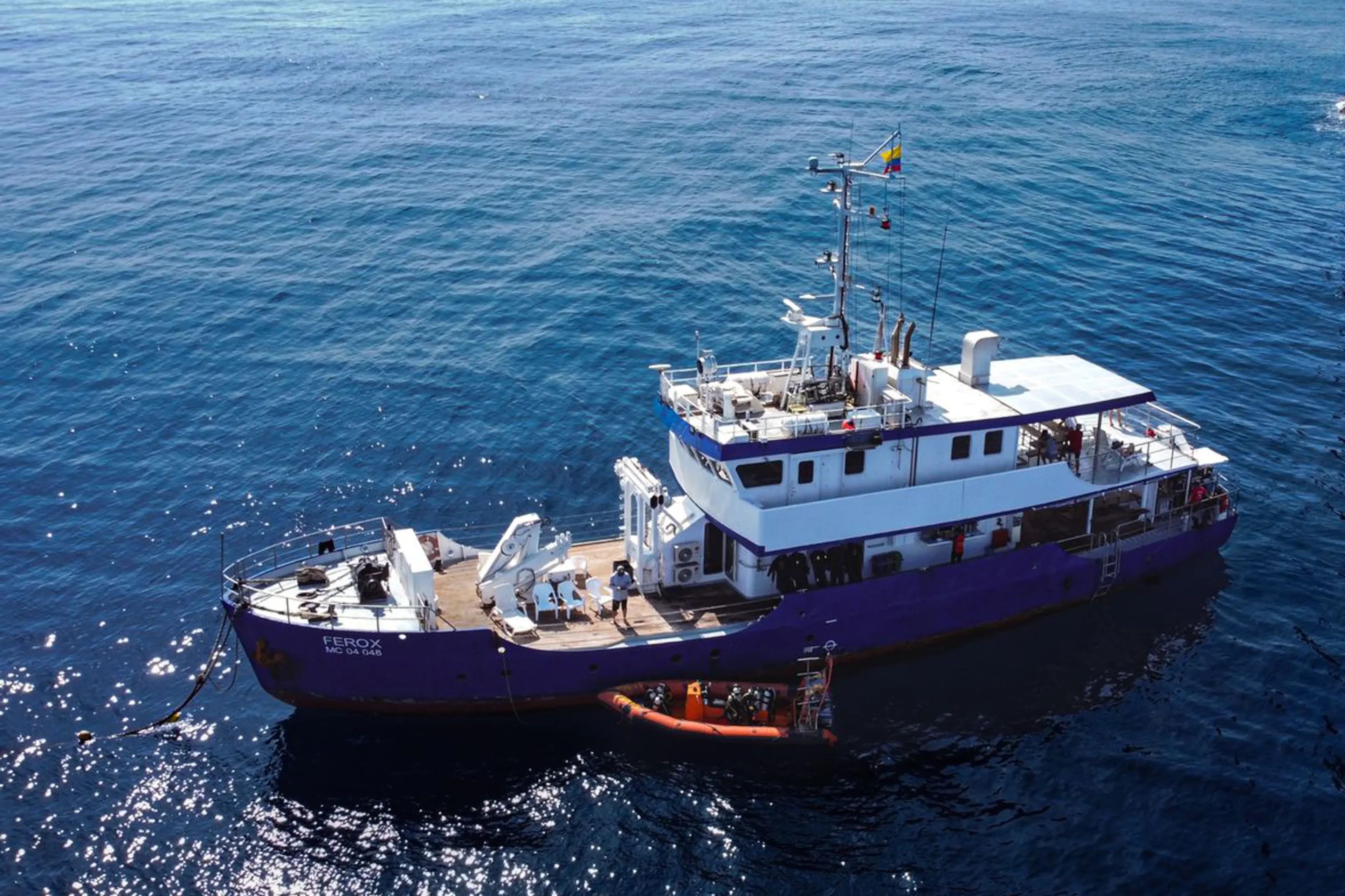 00_ferox_malpelo_members_liveaboard.webp