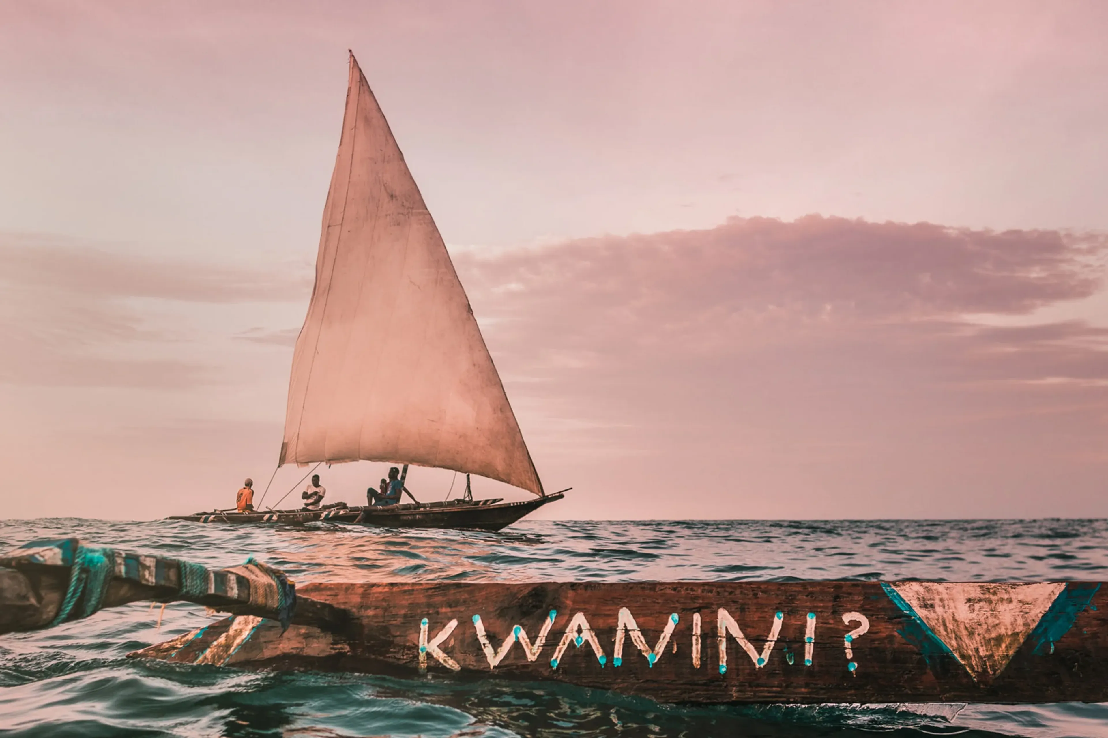 17_manta-resort_tanzania_boat.webp