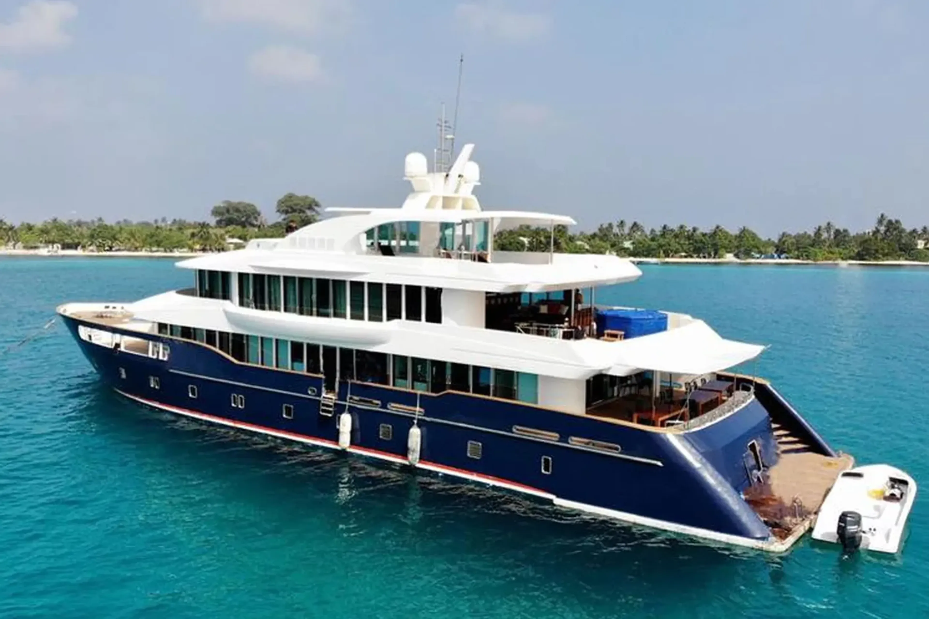 01_seafari_maldives_liveaboard.webp