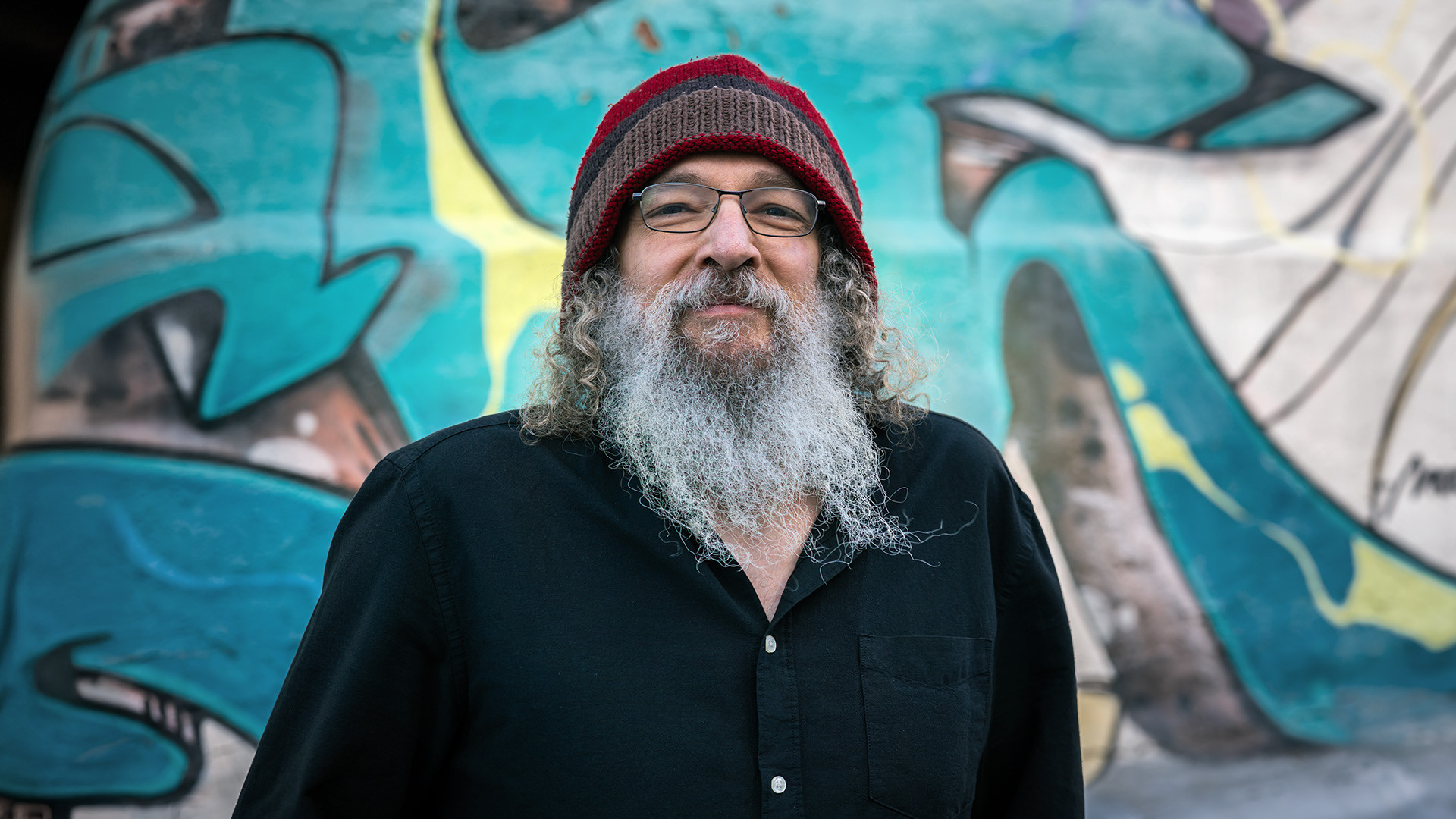 Andrew Scheps 的肖像,捕捉到这位以混音模板和创新工作流程著称的技术天才的人性一面。