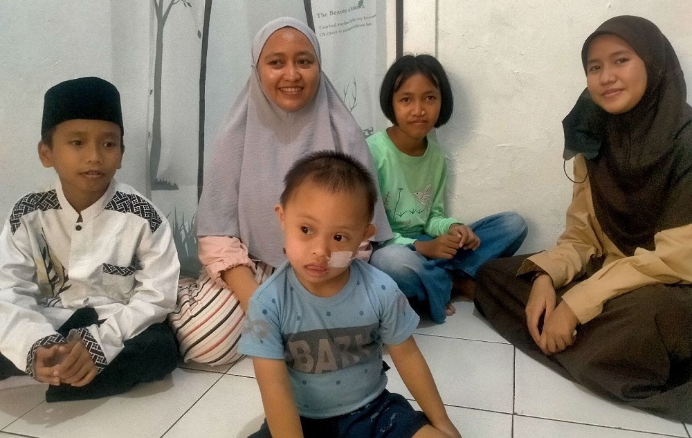 Kondisi Kritis. Bantu Kalief, Balita Yatim Agar Bisa Bertahan Hidup