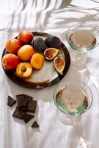 apricots-figs-wine-and-chocolate_41A2746.jpg